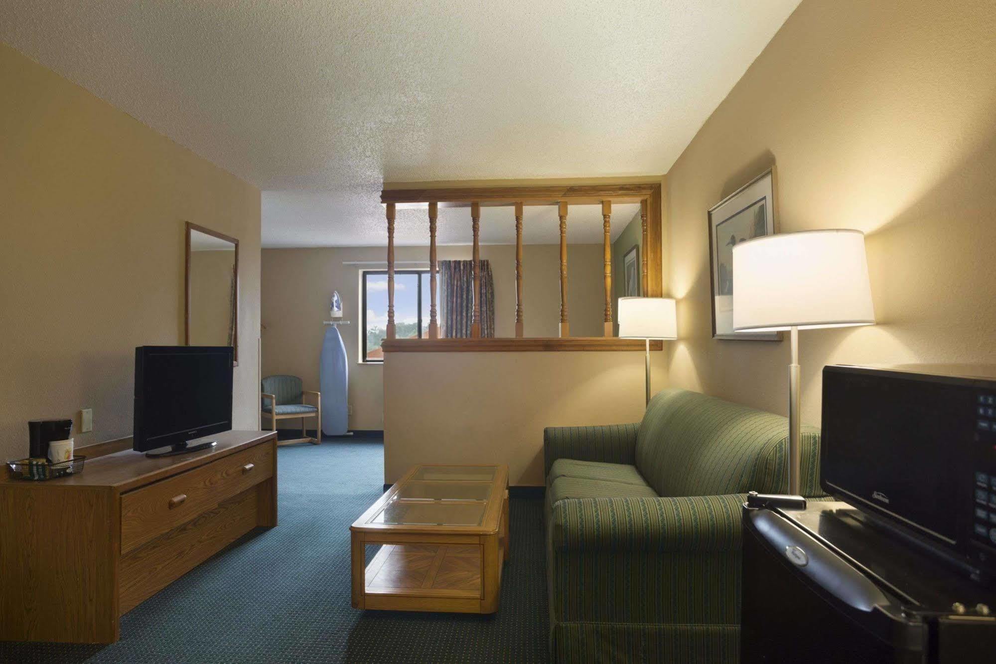 Super 8 By Wyndham Mayfield Luaran gambar
